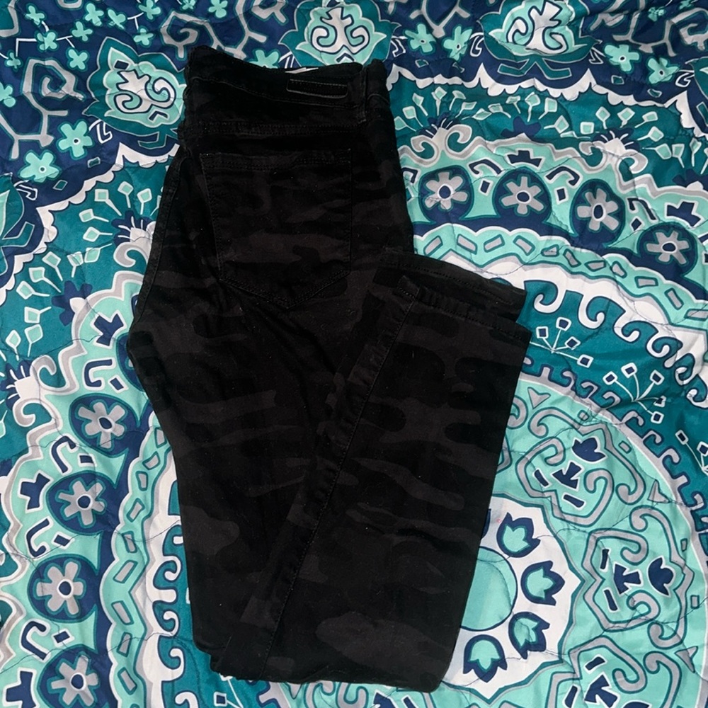 Social Standard ankle skinny jeans. Good condition. Worn maybe 3 times.